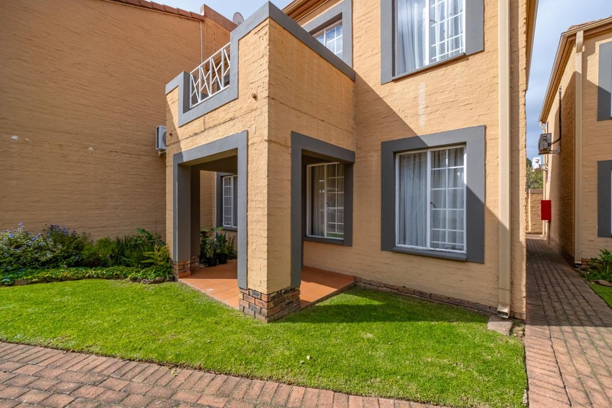 Immaculate Ground-Floor Gem with Modern Finishes, Top Security and Effortless Living - Photo 2