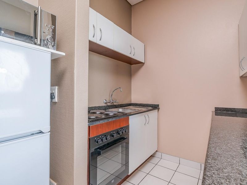 Student Living in the Heart of Braamfontein For Sale - Photo 6