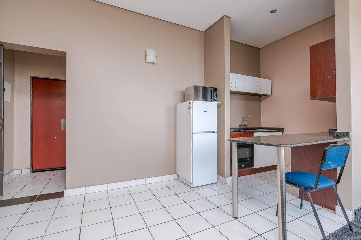 Student Living in the Heart of Braamfontein For Sale - Photo 3