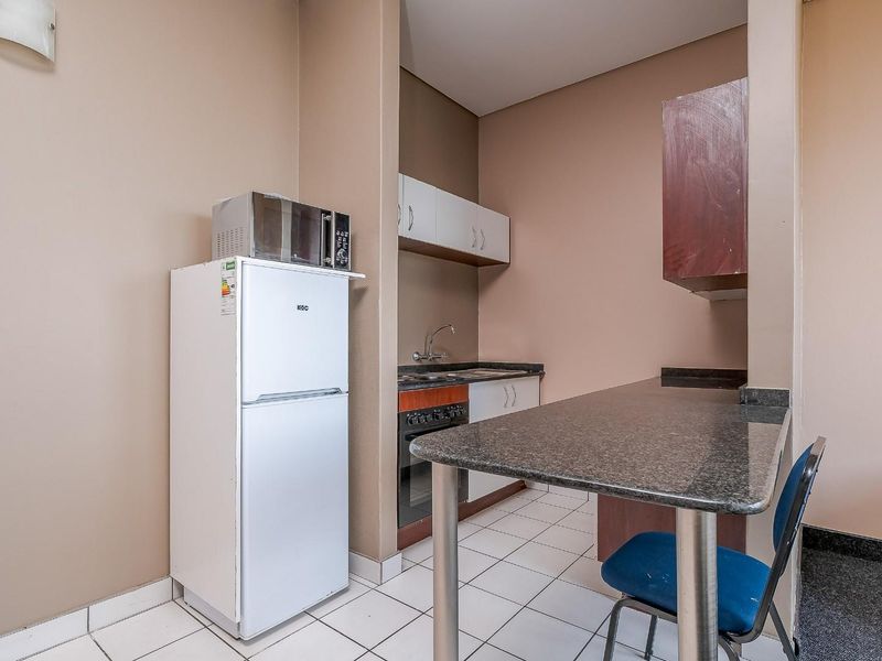 Student Living in the Heart of Braamfontein For Sale - Photo 5
