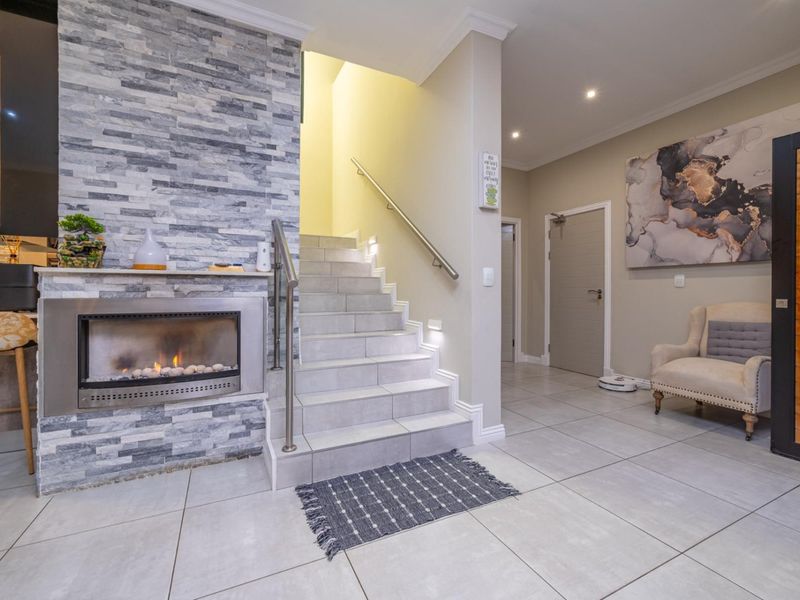 Modern Family Home with Entertainment Spaces and Backup Power in Olivewood Estate - Photo 5