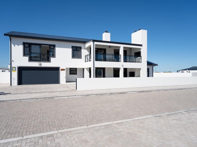 Stunning Double Storey Home In Bloumosselstrand - Photo 1