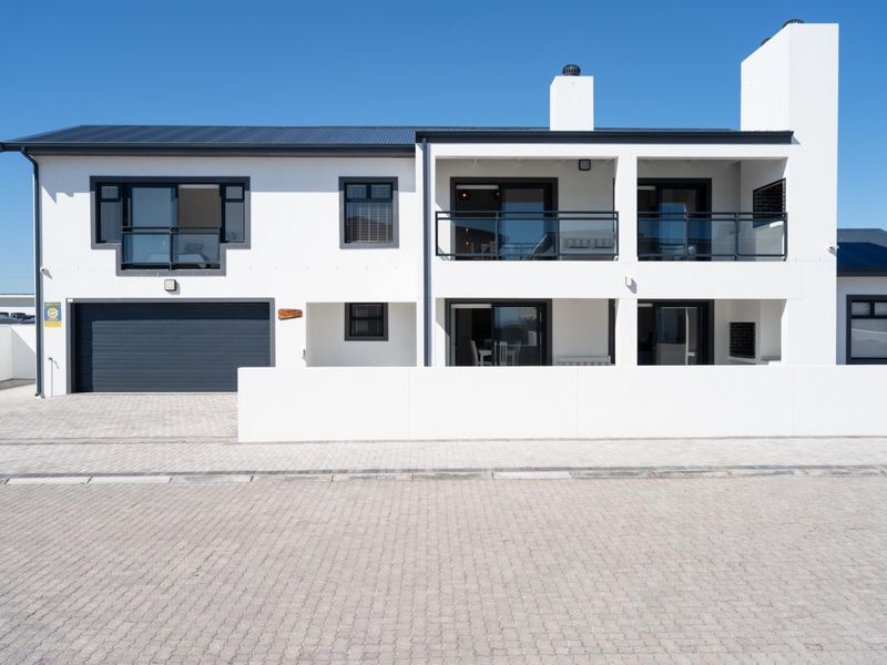 Stunning Double Storey Home In Bloumosselstrand - Photo 4