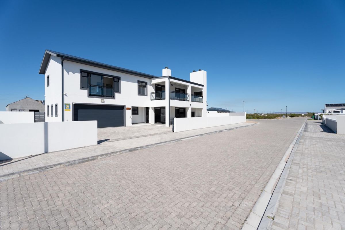 Stunning Double Storey Home In Bloumosselstrand - Photo 2