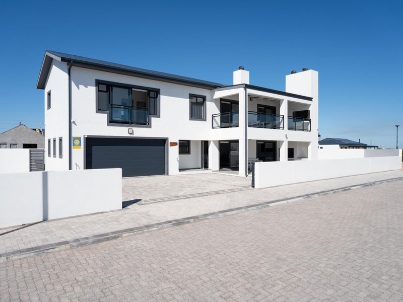 Stunning Double Storey Home In Bloumosselstrand - Photo 3