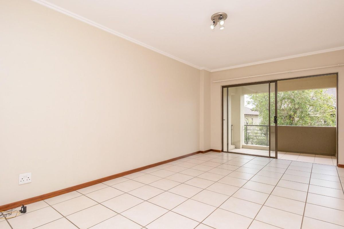 Charming Two Bed Apartment in a Secure Estate For Rent - Photo 4