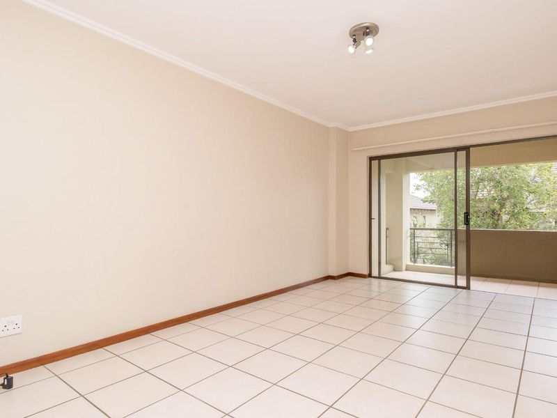 Charming Two Bed Apartment in a Secure Estate For Rent - Photo 4