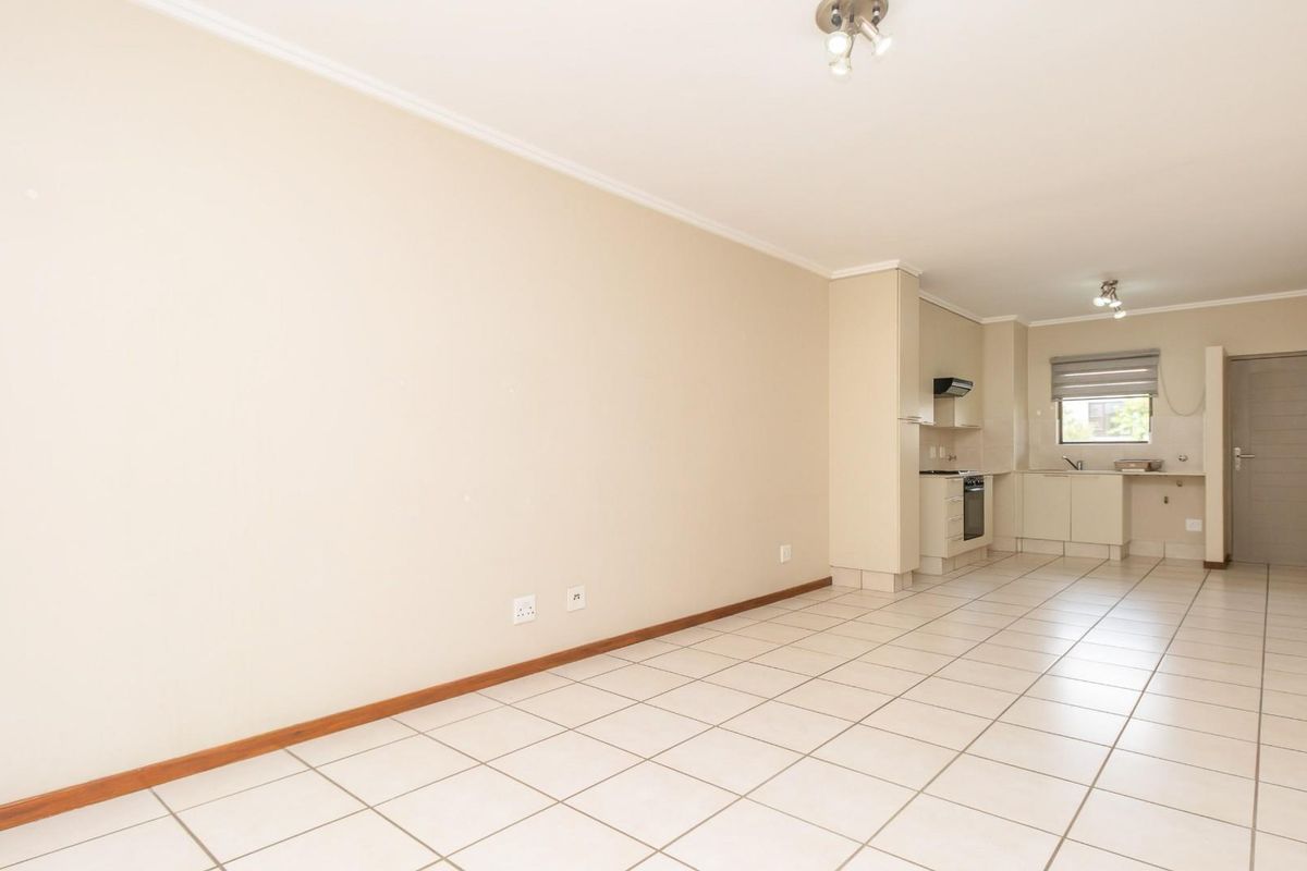 Charming Two Bed Apartment in a Secure Estate For Rent - Photo 5