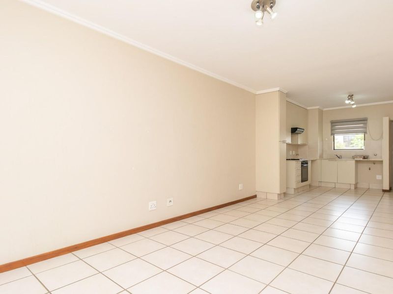Charming Two Bed Apartment in a Secure Estate For Rent - Photo 5