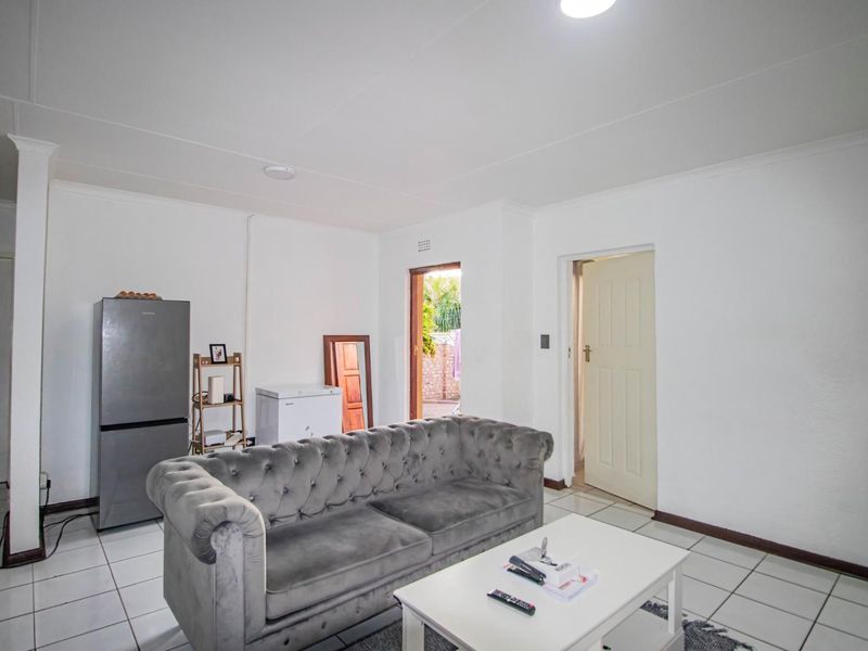 Secure and Stylish Starter Townhouse - Photo 7