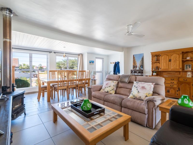 Single Level Home With Cottage In Admiral Island - Photo 6