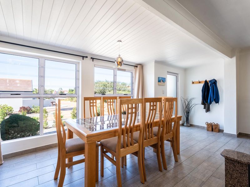 Single Level Home With Cottage In Admiral Island - Photo 7