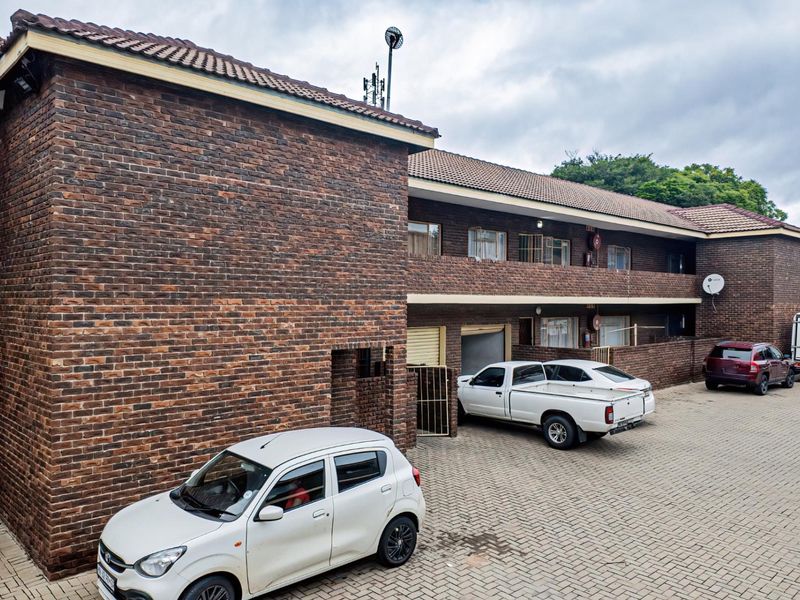 Rare Find! Conveniently Located Lockup-And-Go Apartment - Photo 7