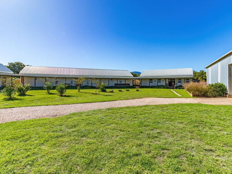 Beautiful small holding with spacious House and shed 2km from Riversdale WC - Photo 10