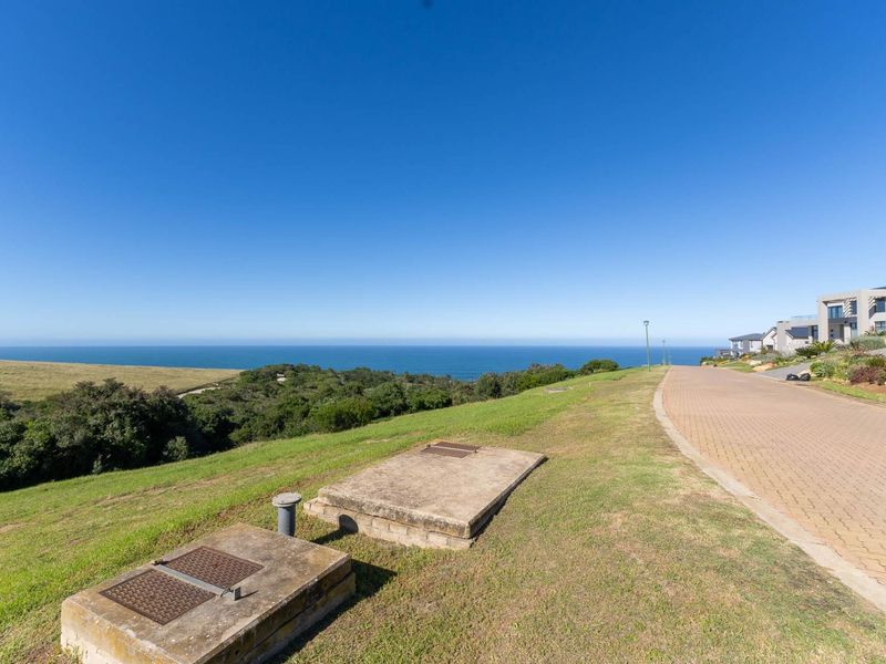 Vacant land with sea and country views, in the Le Grand Estate with approved building plans! - Photo 1