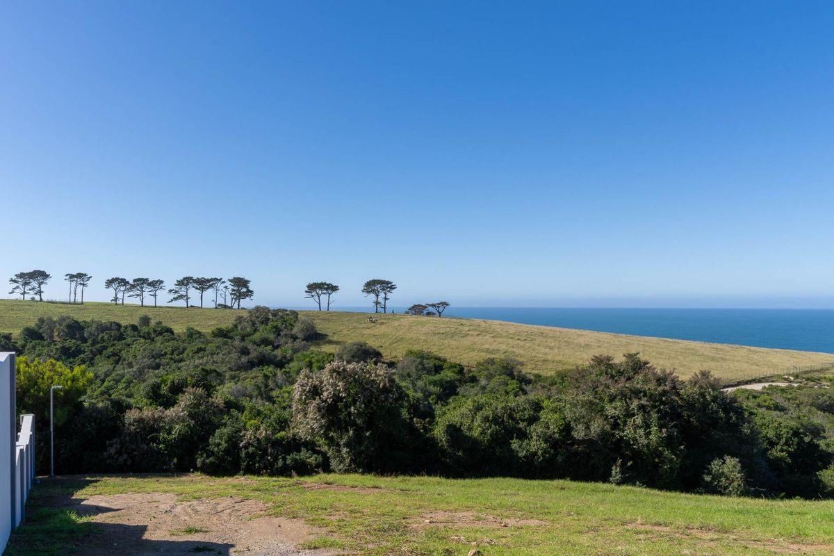 Vacant land with sea and country views, in the Le Grand Estate with approved building plans! - Photo 5