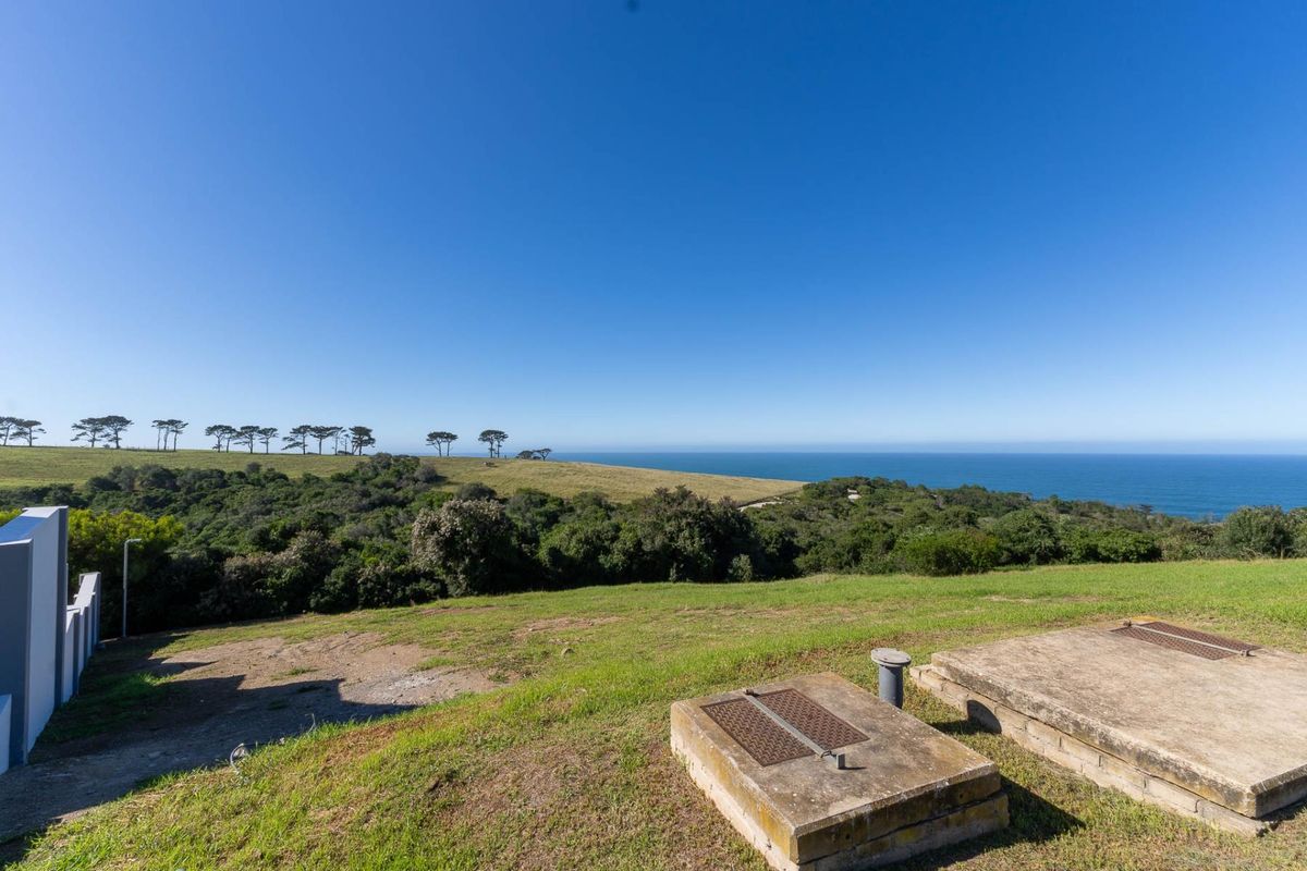 Vacant land with sea and country views, in the Le Grand Estate with approved building plans! - Photo 4