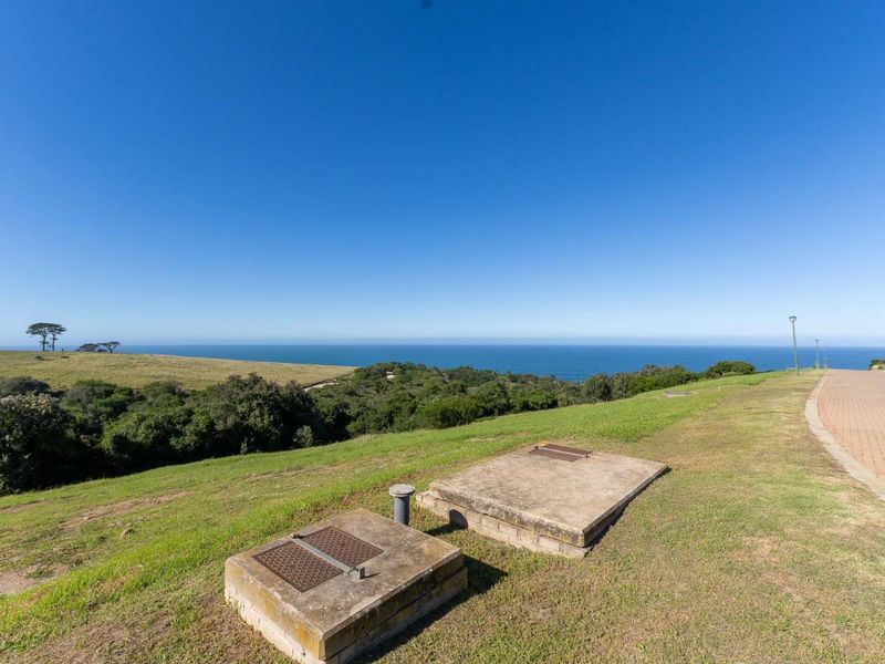 Vacant land with sea and country views, in the Le Grand Estate with approved building plans! - Photo 2