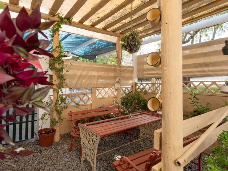 COTTAGE CHARM IN A PERFECT POSITION - Photo 8
