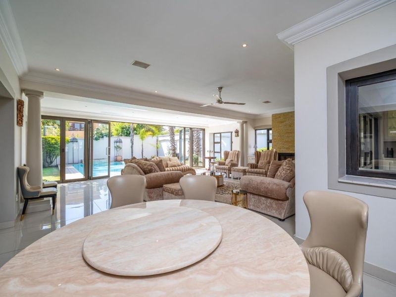 Elegant Fully Furnished 5-Bedroom Family Home in Dainfern Golf Estate - Photo 3