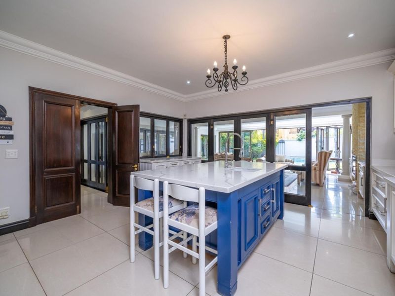 Elegant Fully Furnished 5-Bedroom Family Home in Dainfern Golf Estate - Photo 9