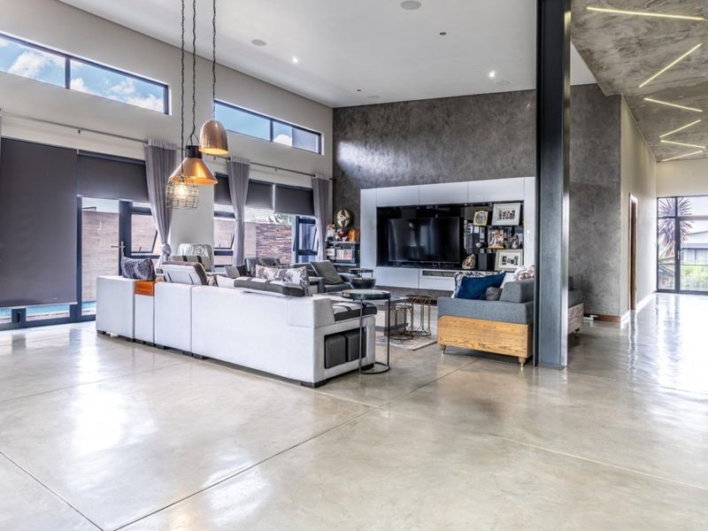 A Rare Corner Stand Gem Single Storey Living Done Right - Photo 5