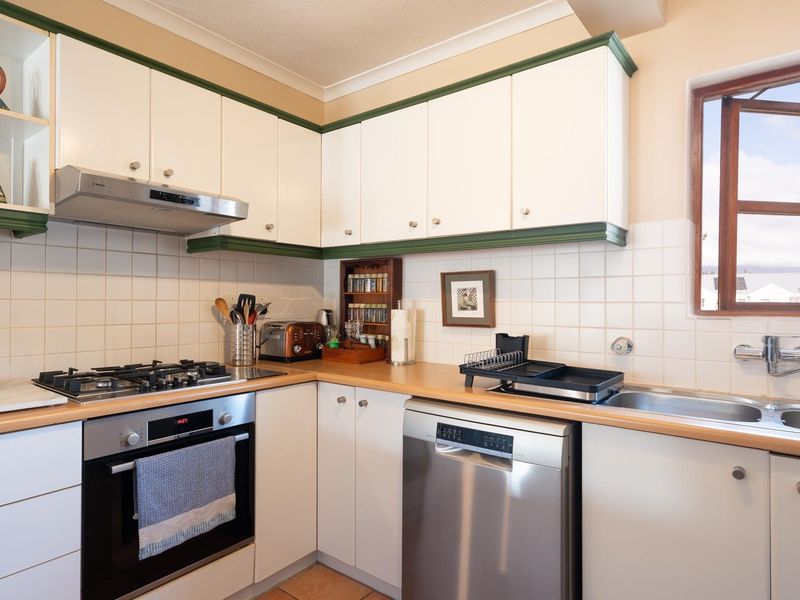 Sought after accommodation in the heart of Stellenbosch off Dorp Street - Photo 10
