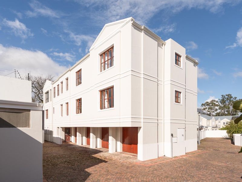 Sought after accommodation in the heart of Stellenbosch off Dorp Street - Photo 1