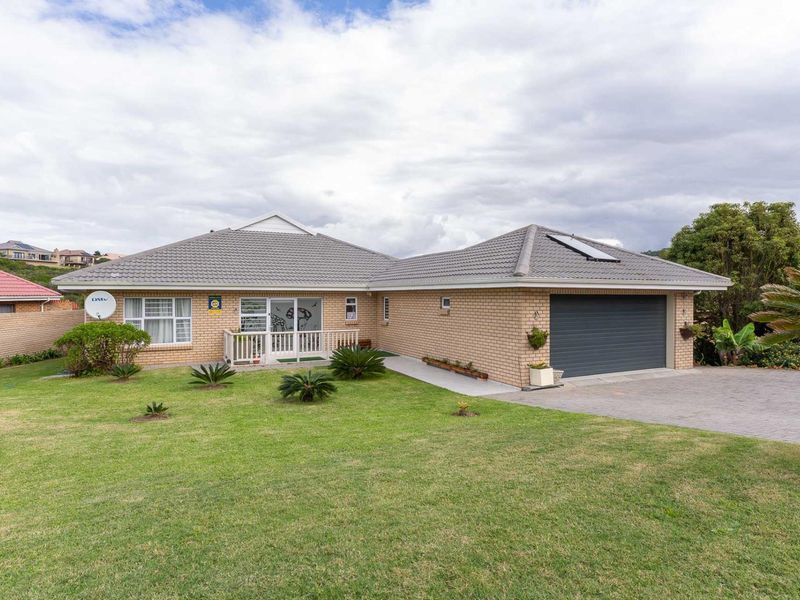 Stylish low maintenance three bedroom house with guest suite on golf estate - Photo 4