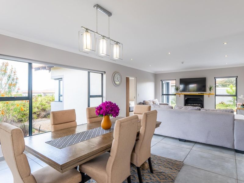 3-Bedroom Home in Langebaan Country Estate - Photo 8