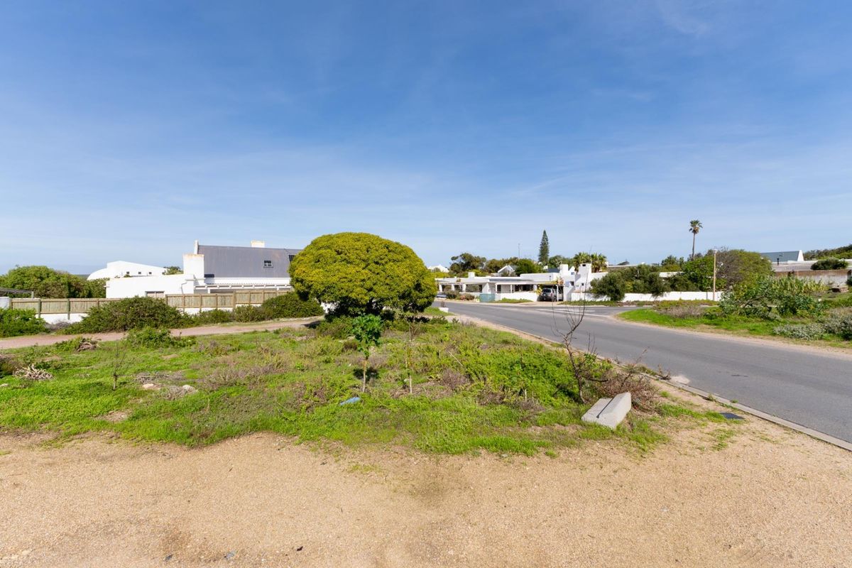 Prime Vacant Stand In Fishermans Village - Photo 3