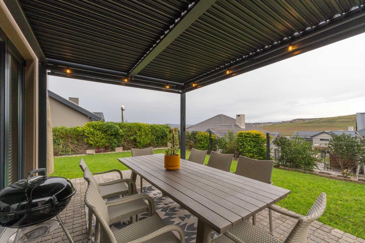 A HOME THAT HAS IT ALL | SECURITY | LOCATION | ENTERTAINMENT | SOLAR - Photo 5