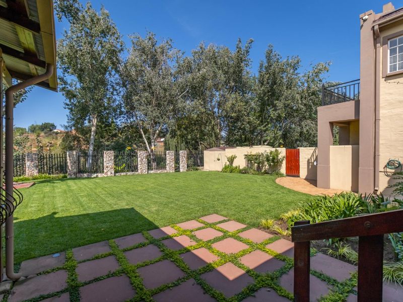 Luxurious Family Living in the Heart of Heidelberg Central. - Photo 4