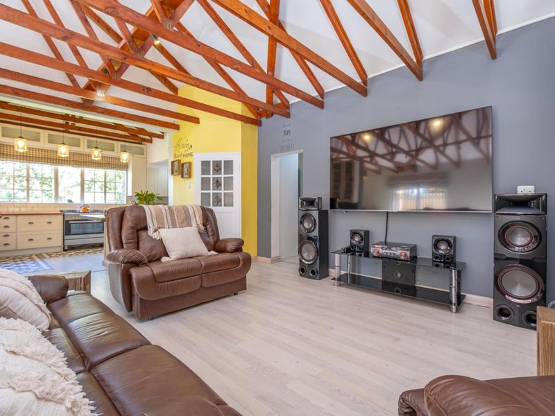 Luxurious Family Living in the Heart of Heidelberg Central. - Photo 8