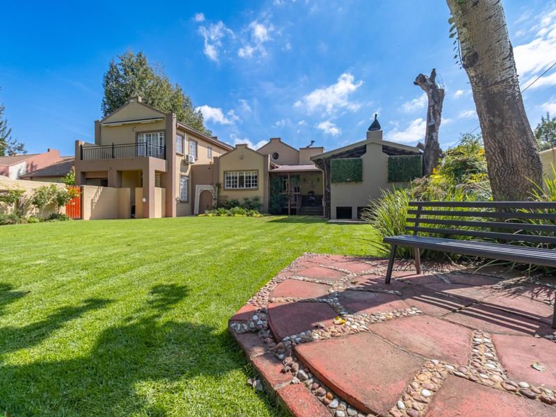 Luxurious Family Living in the Heart of Heidelberg Central. - Photo 5