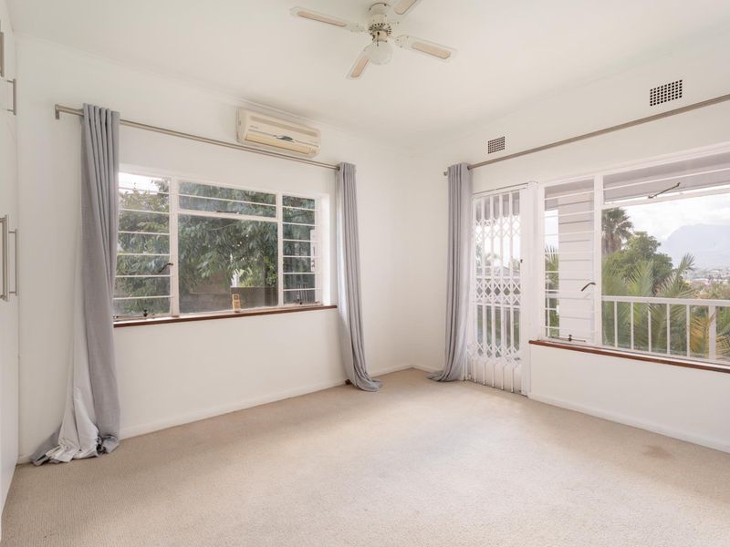 Five Bedroom House to rent in Buitenverwagting - Photo 9