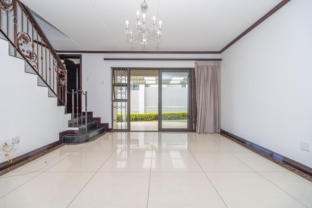 Comfortable, modern lifestyle, 3-Bedroom Cluster in Sought-After Secure Complex - Photo 3