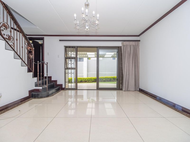 Comfortable, modern lifestyle, 3-Bedroom Cluster in Sought-After Secure Complex - Photo 3