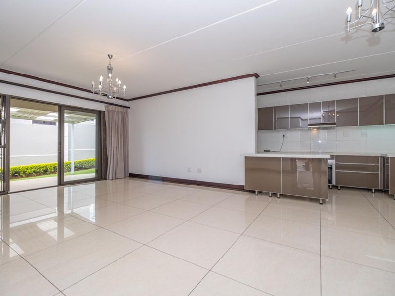 Comfortable, modern lifestyle, 3-Bedroom Cluster in Sought-After Secure Complex - Photo 2