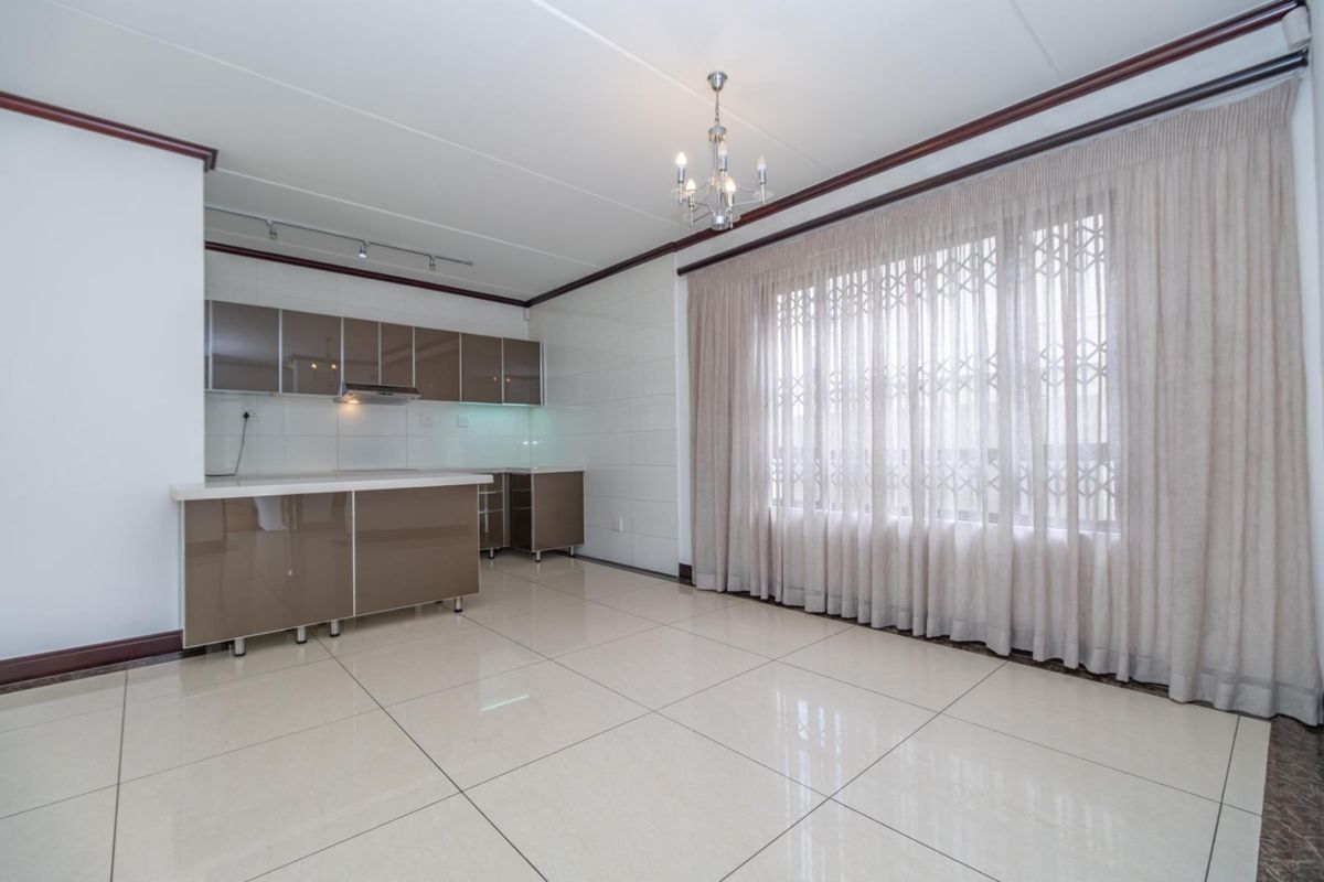 Comfortable, modern lifestyle, 3-Bedroom Cluster in Sought-After Secure Complex - Photo 5