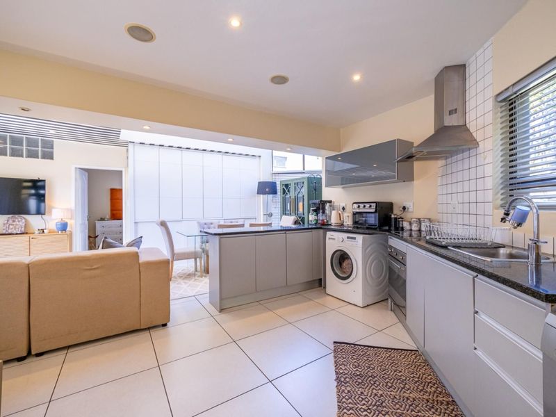 Stunning Modern 3 Bedroom Duplex For Sale in Prime location - Photo 8
