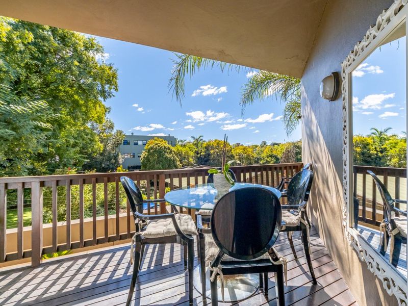 Stunning Modern 3 Bedroom Duplex For Sale in Prime location - Photo 10