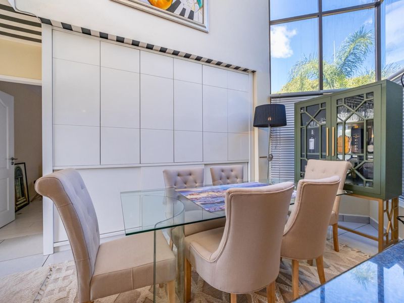 Stunning Modern 3 Bedroom Duplex For Sale in Prime location - Photo 4