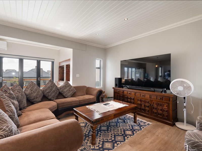 3 Bedroom Duplex Townhouse in Kleine Parys Estate 2 - Photo 4