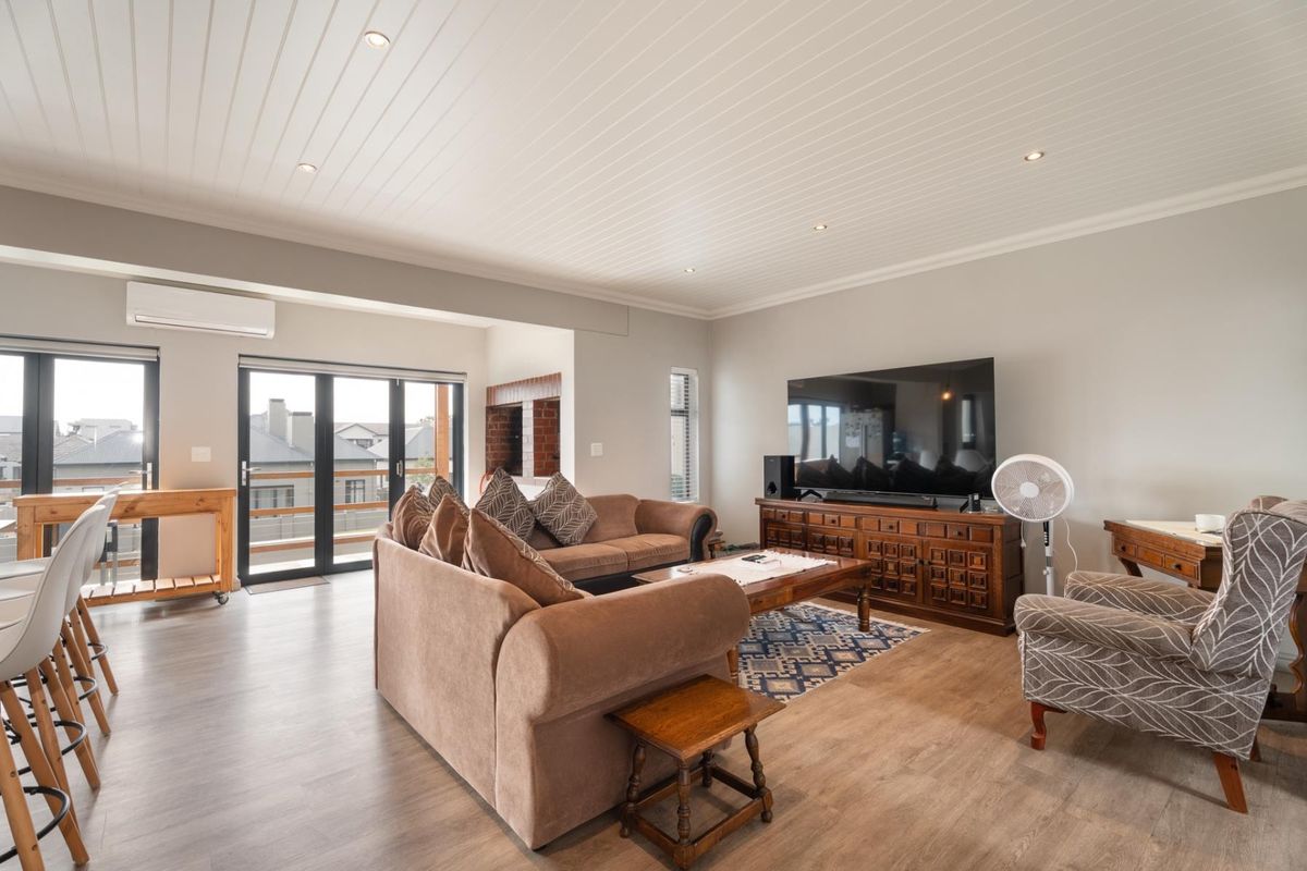 3 Bedroom Duplex Townhouse in Kleine Parys Estate 2 - Photo 3