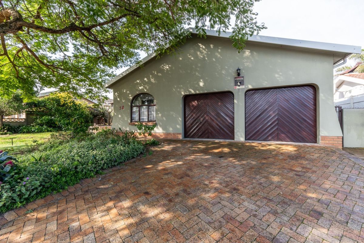 Beautiful 4-bedroom family home on spacious plot and with lots of extras FOR SALE at R3,5mill - Photo 4