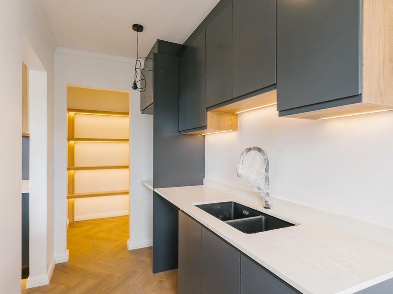 Stunning Newly Built Home in Private Estate - Photo 5