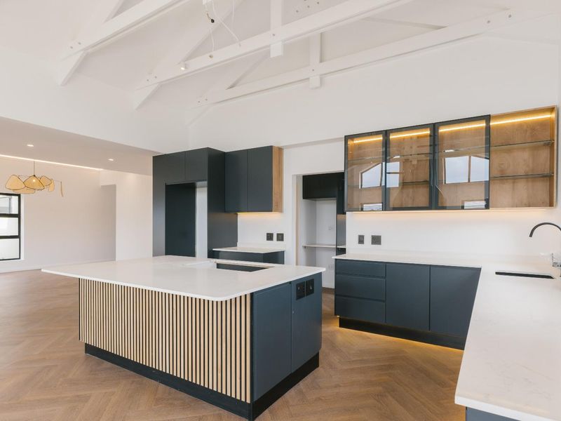 Stunning Newly Built Home in Private Estate - Photo 3