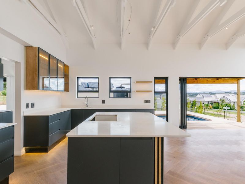 Stunning Newly Built Home in Private Estate - Photo 4