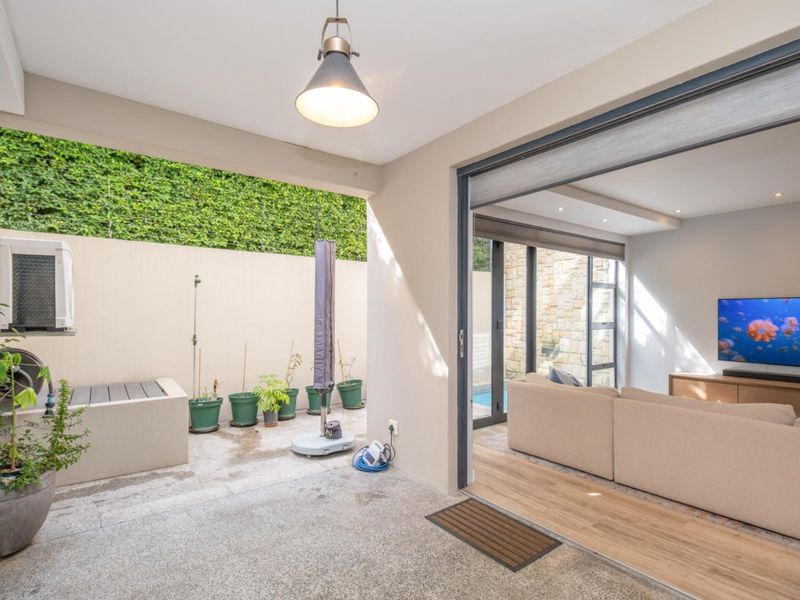 Urban living at its best! Townhouse in superb location on the Hyde Park border. - Photo 7